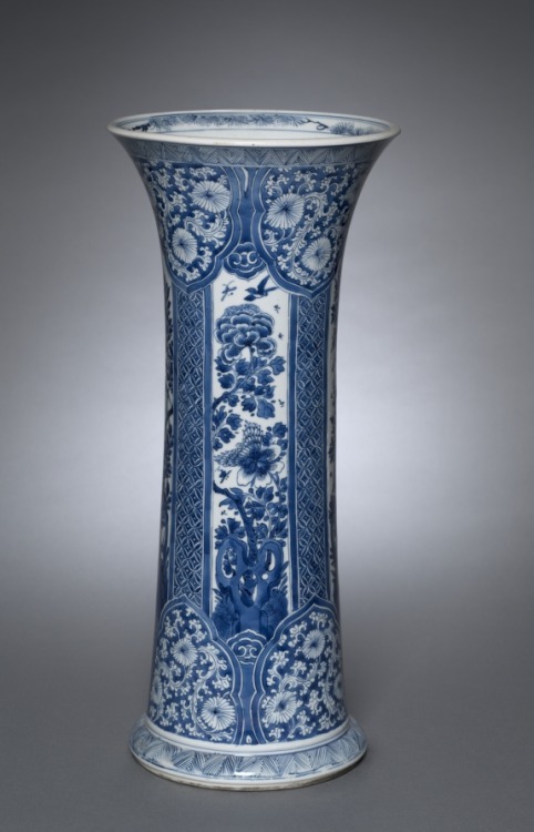 Vase, Qing dynasty (1644-1912), Kangxi reign (1661-1722), Cleveland Museum of Art: Chinese ArtSize: 