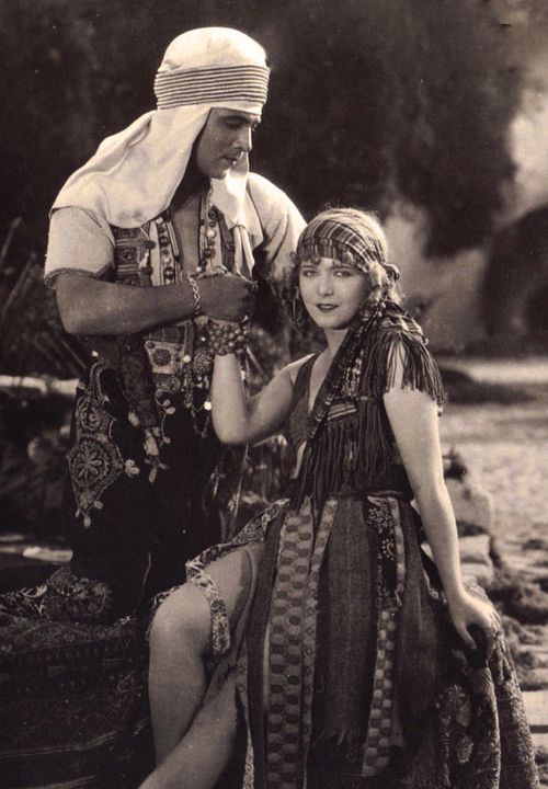 sddubs:Rudolph Valentino and Vilma Banky in Son of the Sheik c.1926