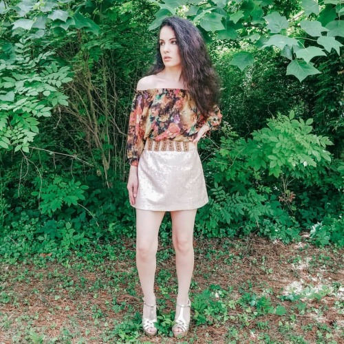 @nickypresets #thriftedoutfit #sequinskirt #virginiafashion #virginiamodel #virginiablogger #virgini