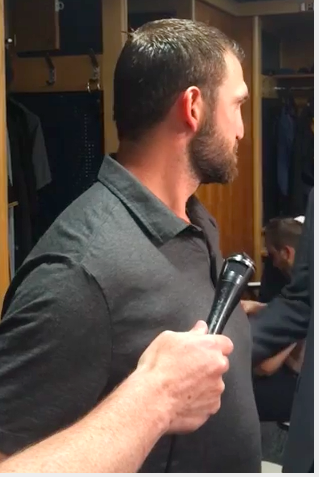 notdbd:  Behind Jon Niese in the postgame clubhouse, we see a naked Pittsburgh Pirate. June 2016.  Pittsburgh Pirate butt  