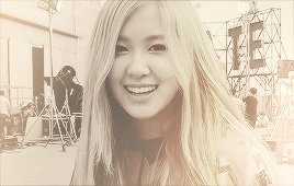 ireone: a gifset of rosé ♡ ↳ requested by @primirene