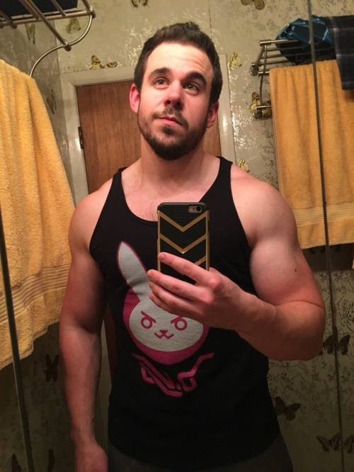 Sex dadgician:  i cant believe i took this selfie pictures