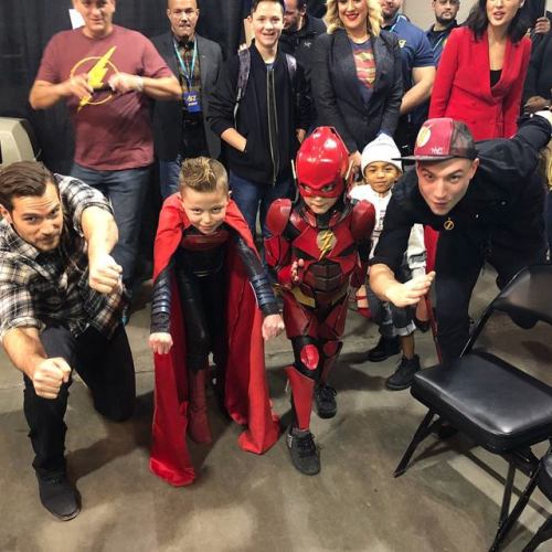amancanfly: Sometimes you meet your Heroes! [Brytten Pettit, with Henry Cavill, Ezra Miller, and Gal