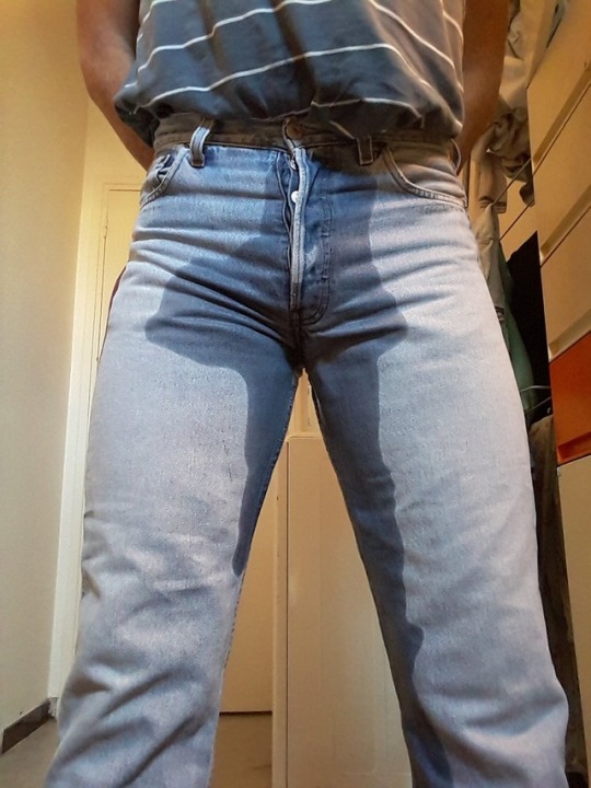 pissjean38:  Piss jean 501 