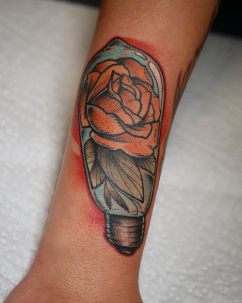 Had a swell time doodling up this rose in a lightbulb for Sadie! Thank you friend! Got a biiiiig pro