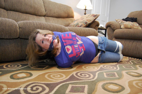 boundsilence:  Caught with her pants down