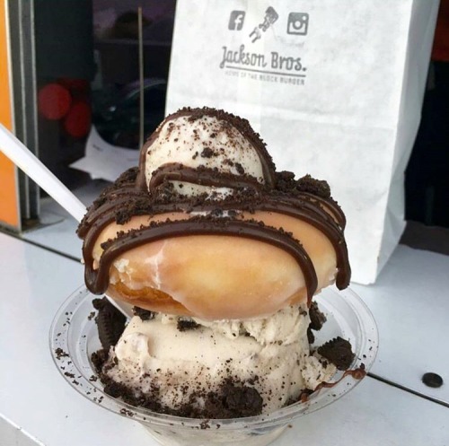 anunexplainablediva:  gregwuzhere:  molothoo:  These heart attacks look good asf tbh  The Luther burger!  YO WHERE IS THIS LOCATED??  @anunexplainablediva Miami