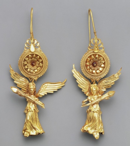 historyfilia:Earrings with Pendant NikaiGreek,about 225-175 B.C. Medium: Gold with glassCredit: The 