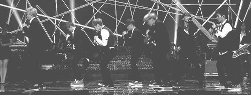 blondejongin:the difference between kai and everyone else