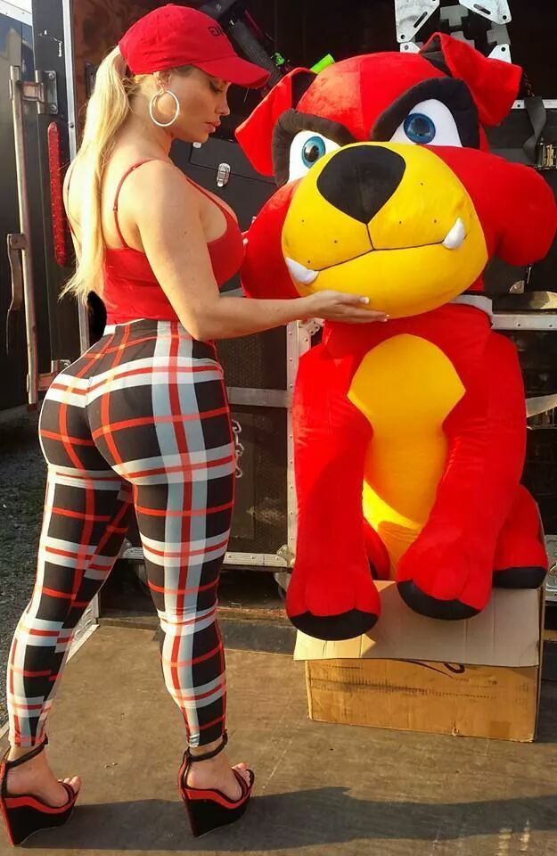 Debate on nothing but ass.