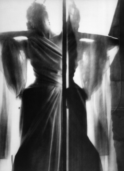 mpdrolet:Barbara Mullen, Harper’s Bazaar, Paris 1949Lillian Bassman