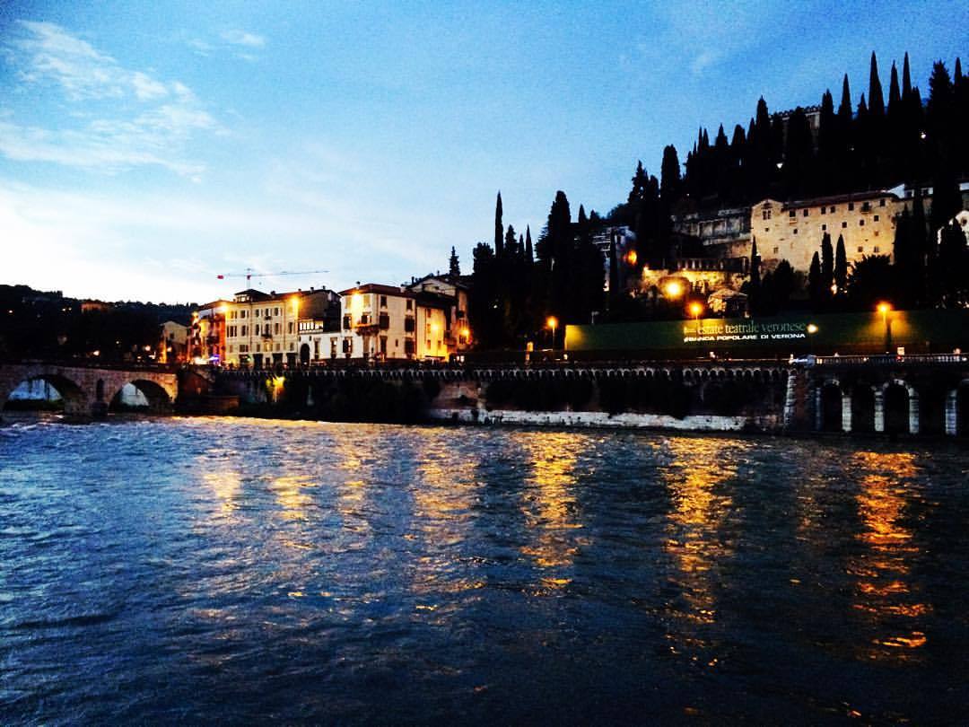 Verona, I wanna paint you   #veronaitaly  (at Verona, Italy)