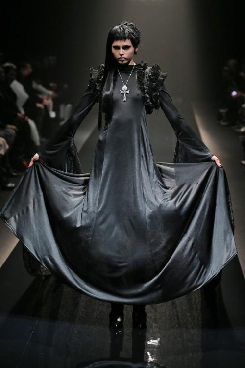 poisoned-apple:  - ALICE AUAA // Fall-winter 2013-2014 - 