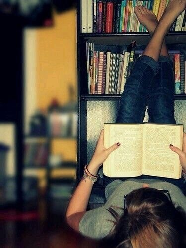 thevisualvamp:Bookworm