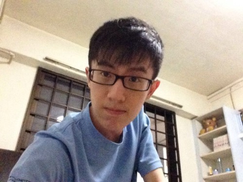 cherwintw:  bi-next-door: sggaysluts:  Ray Chin  Looks young 