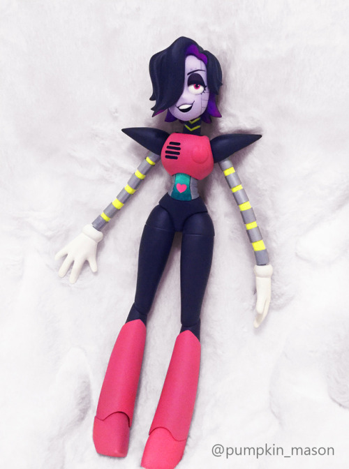 pumpkim-mason: Mettaton EX makes his premiere!!! ———————&n