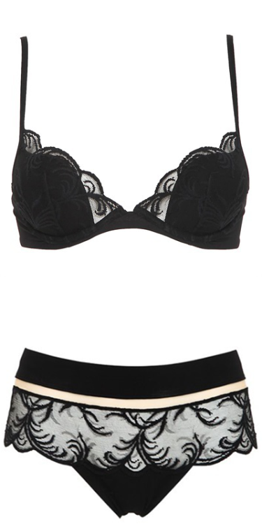 La PerlaBra here x Knickers here