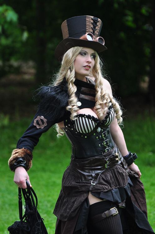 Steampunk Girl http://steampunk-girl.tumblr.com/