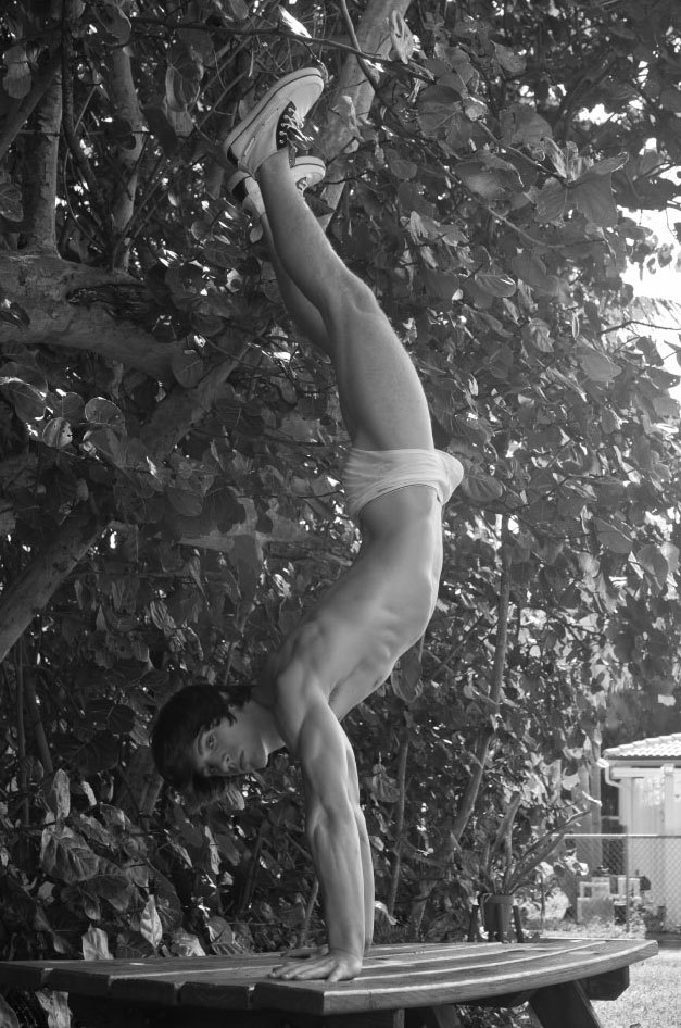 BALLET BOYS