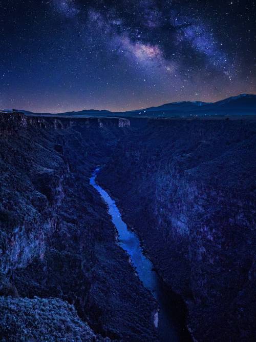 oneshotolive:  Milky Way over Rio Grande Gorge, New Mexico (OC) [3888x5184] 📷: ralphsquirrel 