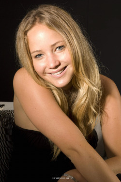 Sweet! Jennifer Lawrence!