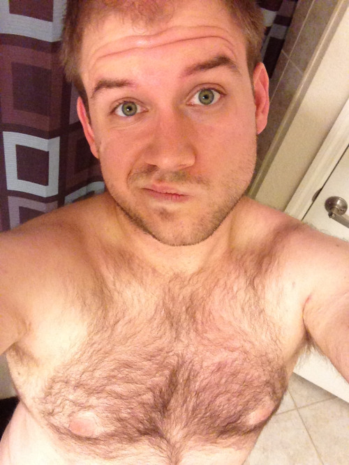 taytaymore:  zachmor:  Post workout naked time!!  Look at this cutie!   Much better
