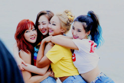 fluffymerry:  honeyheonie:  softjoy: sistar