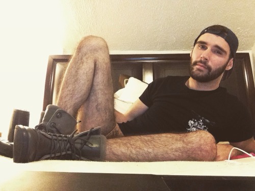 the-iant:  Anyone wanna fuck with me? ;)  Follow my Instagram @ Anthardie