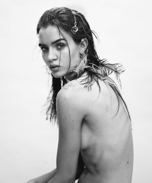 nudeunderwater:  Josephine Skriver photographed by Thomas Whiteside for DuJour’s Spring 2014