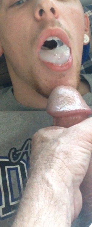juicycutcocks:  Meet local gay men: http://bit.ly/1U4hQvj