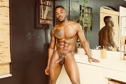amipheonixxx:  Pheonix Fellington  SnapChat : Amipheonix Twitter.com/Amipheonix Instagram.com/Amipheonix  My Official Website May 2018  See a short previewwww.fellingtonpost.com