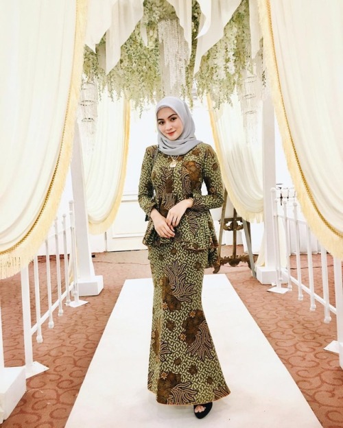 yangnikmat:insanbeshebeshe:awekpilihan:Awek Pilihan - NatasyaTetek besarAishhhh