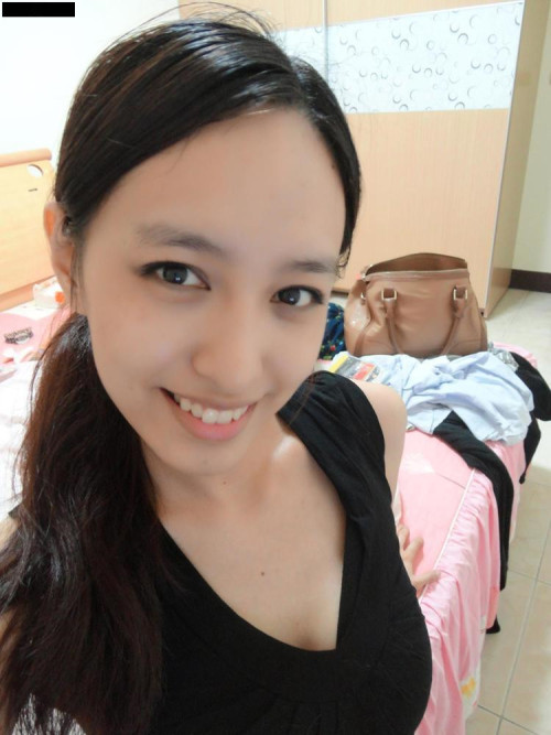 iclup:  正妹江小辣最全視頻8部加大量美圖 曾經火爆壹時的極品美女 強烈推薦[236M/MP4/KLY]