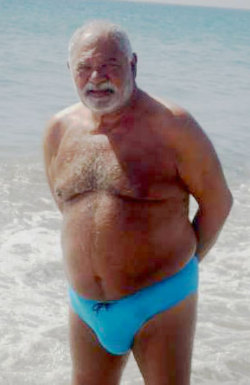 speedochubby:  papa smurf