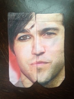 froganmeeman:SO I GOT THESE SOCKS AS A JOKE AND I TWEETED THEM TO PETE I CANT STOP LAUGHING