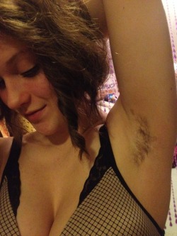 pastel-coffee:  Stealing ya bitches with my pits~   Oh why I am so in love with hairy pits