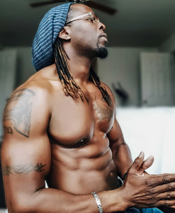 vyxenbabe:  blackmanwithlocs912:  Melanin vibes…  Him 😍😍😍😍🍆 #bestie