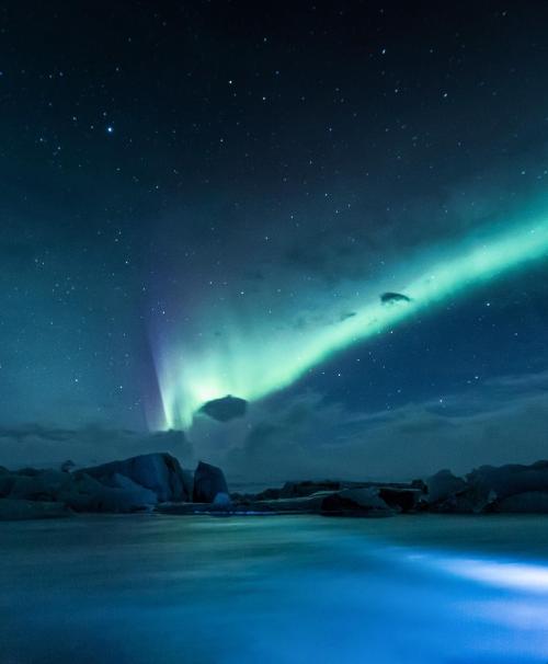 entertainmentnerdly:The Northern Lights over