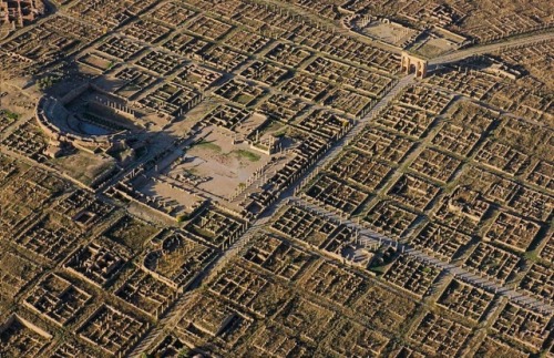 A spectacular aerial view of the expansive ruins of the Roman military colony of Timgad (Batna), Al