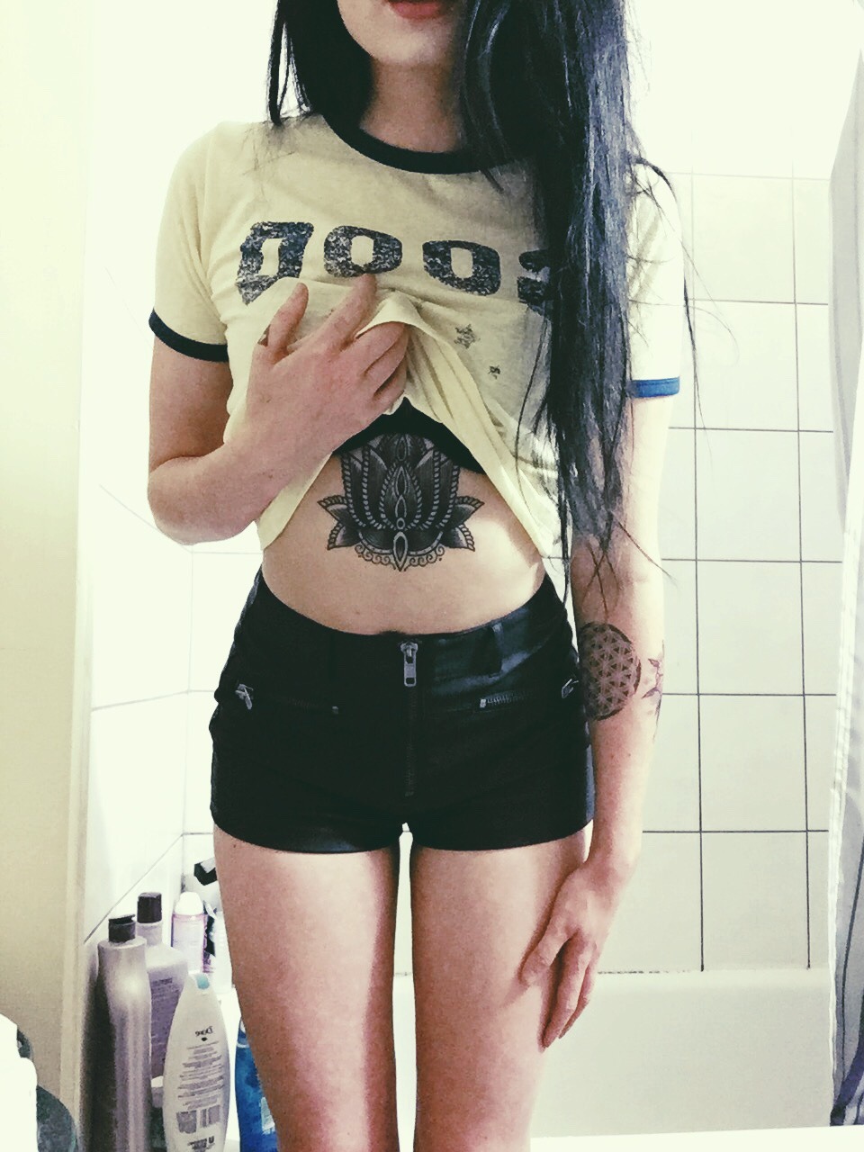 icouldntseeathing:  Tattoo is looking fab 👸🏻 