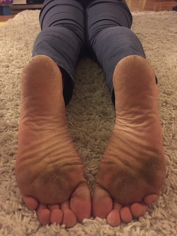 Female Dirty Feet & Soles