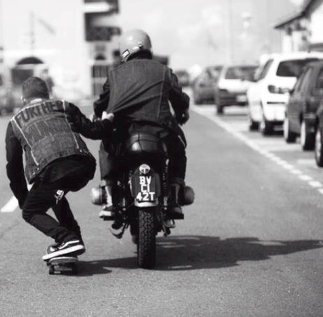caferacersandvans:  Cafe Racers &amp; Vans 