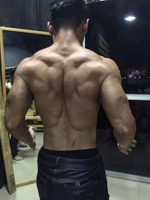 batangbesar6914:  Budak str8 hot badan mantop nk video lancap batang repost banyak2 dh nak kahwin da