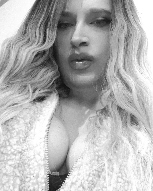 holler3sg - tranny_footslave_BBC addict