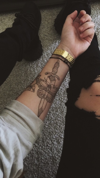 blendedz0nes: I like to draw on my arm when I’m bored