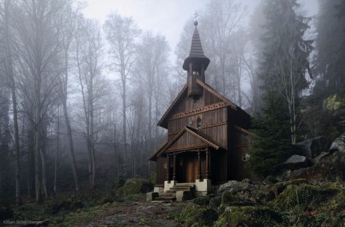 Sex mymodernmet:  Brothers Grimm’s Homeland pictures