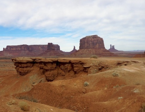 feet-of-clay - Monument Valley/Oljato, Navajo NationTse Bii’...