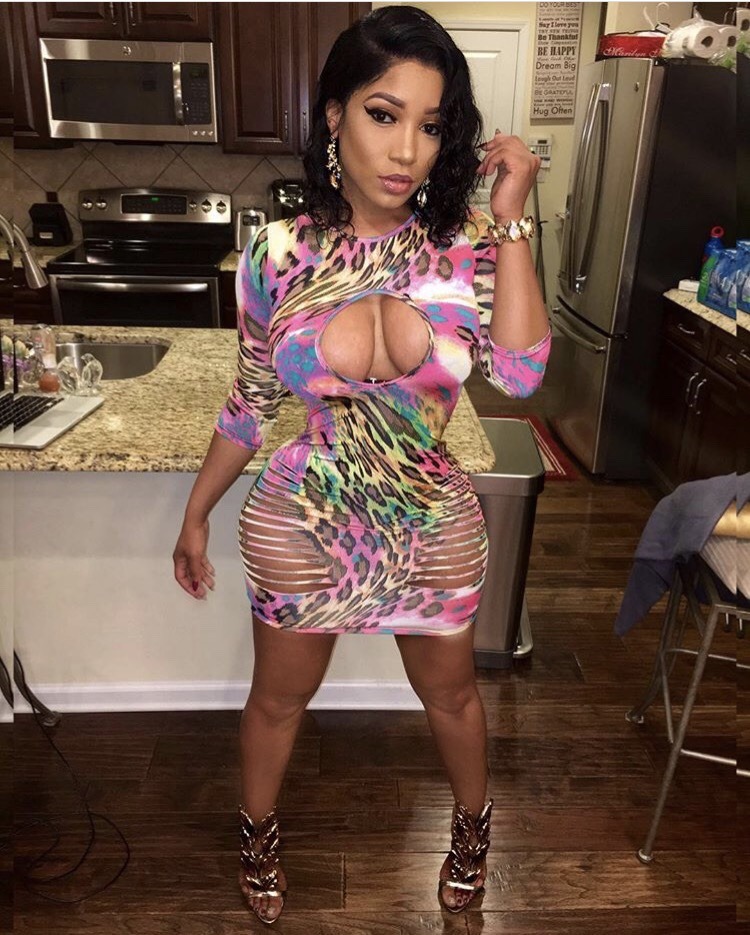 pleasing2theeye:  SIGH… Ebony Kryptonite 😍🏆🍰