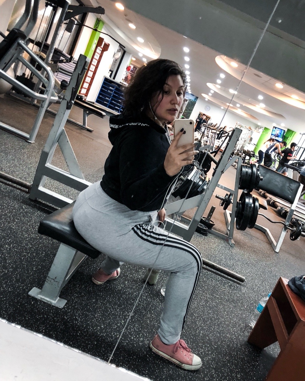 nakedpalette:  Baby lifts weights 