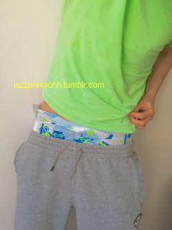 jazzpressohh:  From time to time it is mandatory that BOY check the diaper.  With a BIG BROTHER / DADDY you don’t have this problem… Question:Do you think it is obvious that I wear a diaper under my sweatpants? 